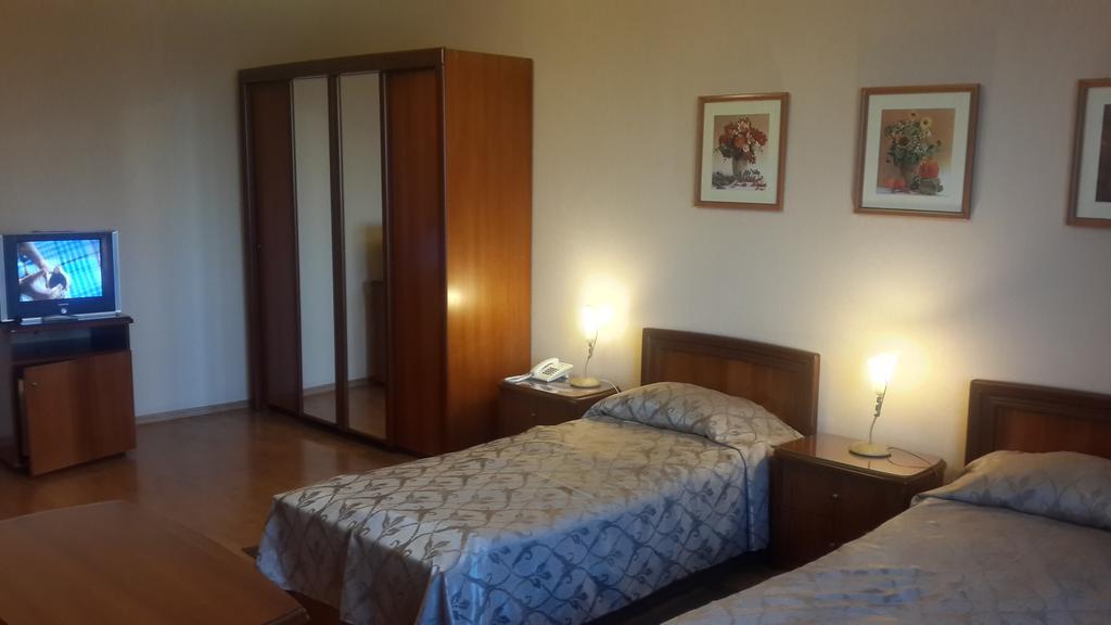 Mercury Hotel Kharkiv Bagian luar foto