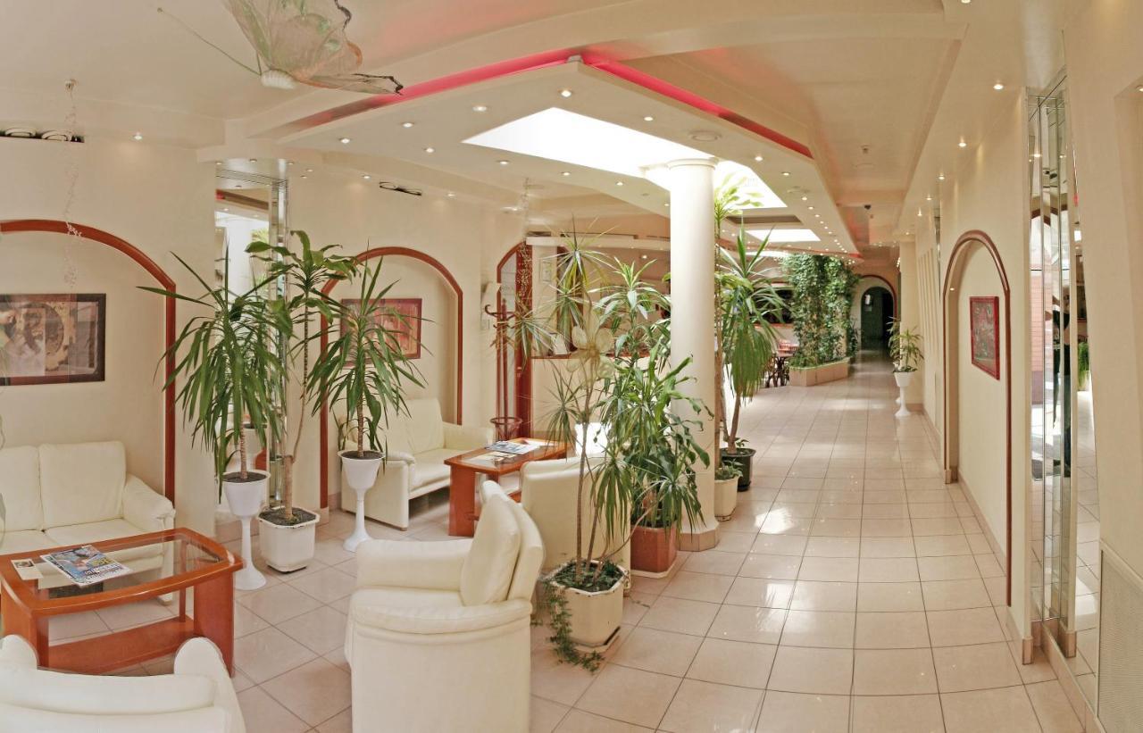 Mercury Hotel Kharkiv Bagian luar foto